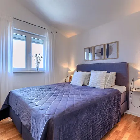 Vanessa By Interhome Apartment Umag