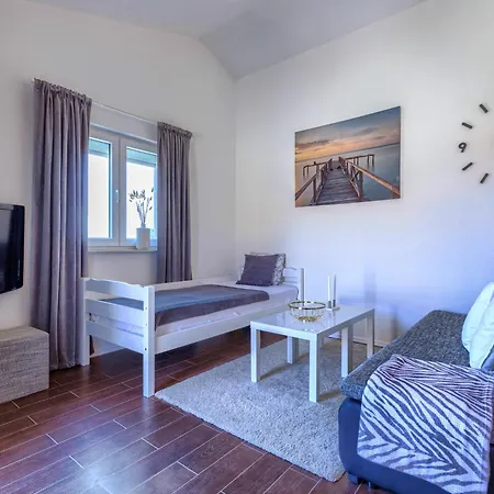 Vanessa By Interhome * Umag