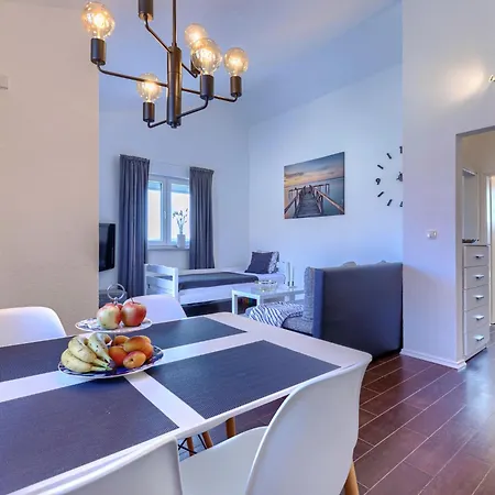 Vanessa By Interhome Umag