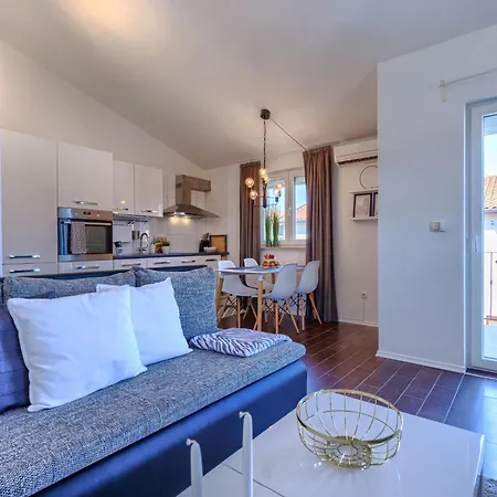 Vanessa By Interhome Appartement Umag